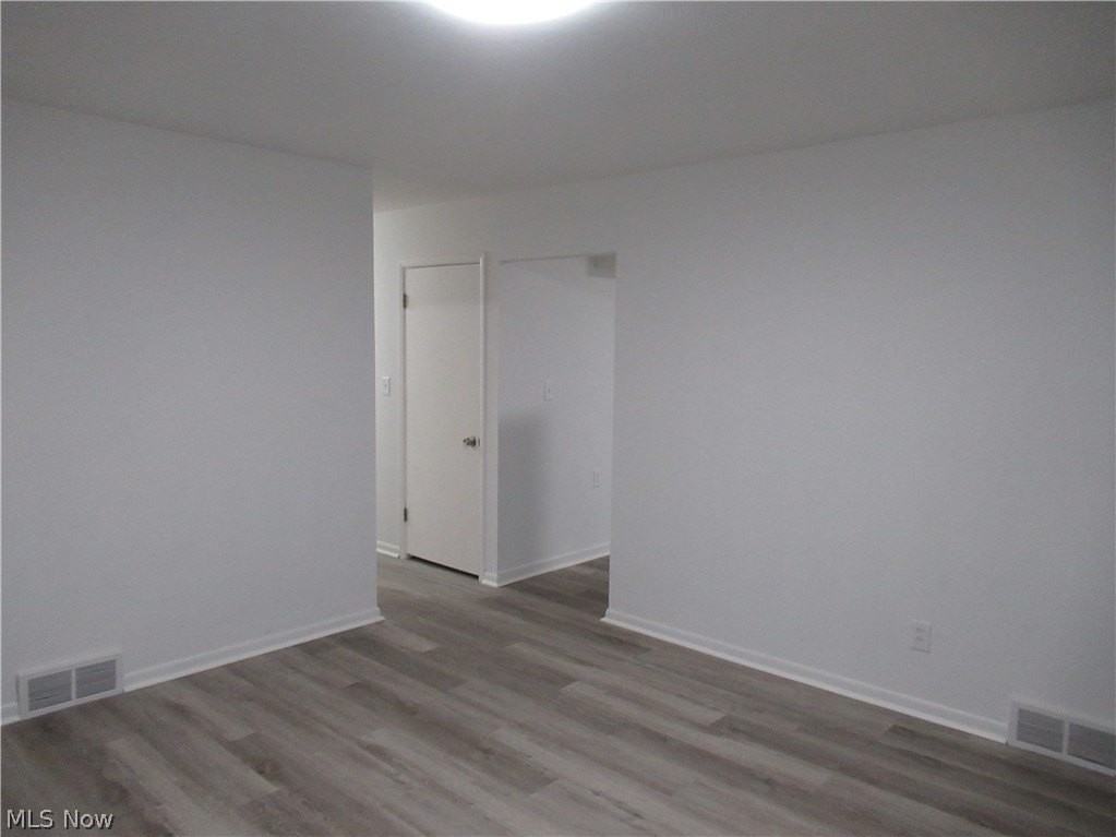 1811 E 298th St - Photo 6 of 30