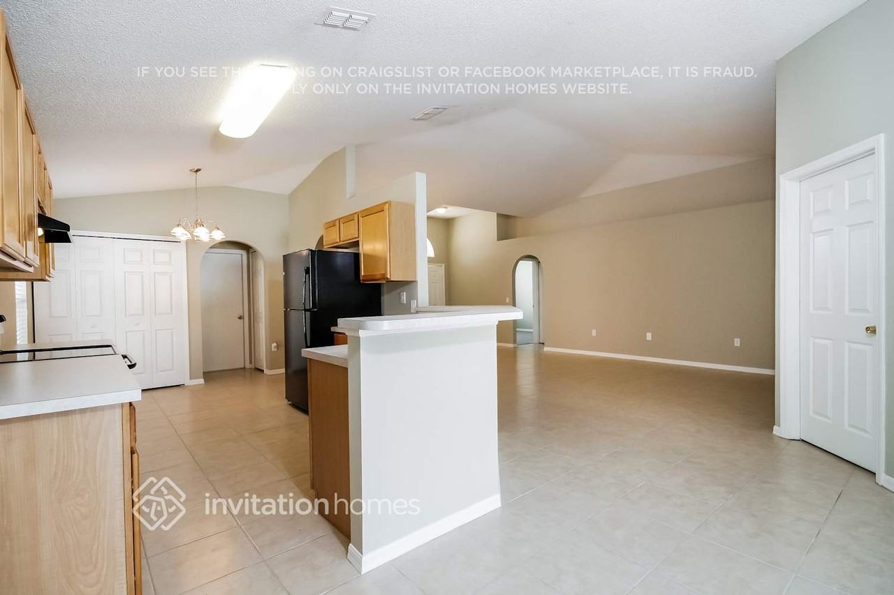 24833 Mary Beth Ct - Photo 7 of 20