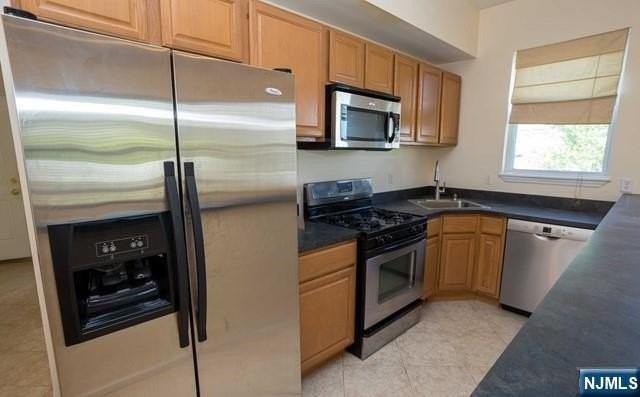 199 Van Winkle St - Photo 5 of 18