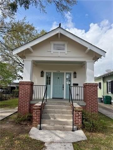 236 Papworth Ave - Photo 2 of 14