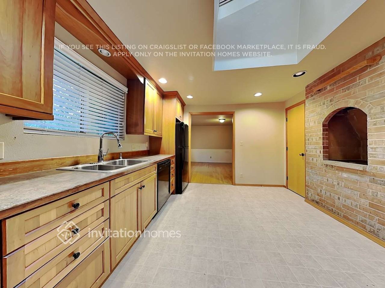 617 S 301st St - Photo 7 of 27