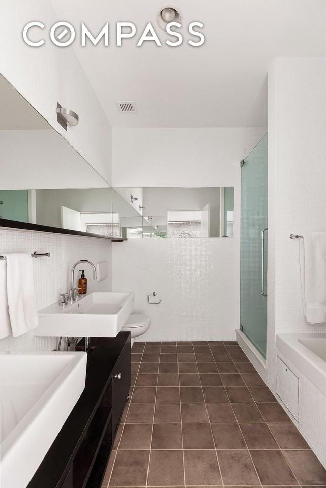 21 Astor Pl #9E - Photo 6 of 10