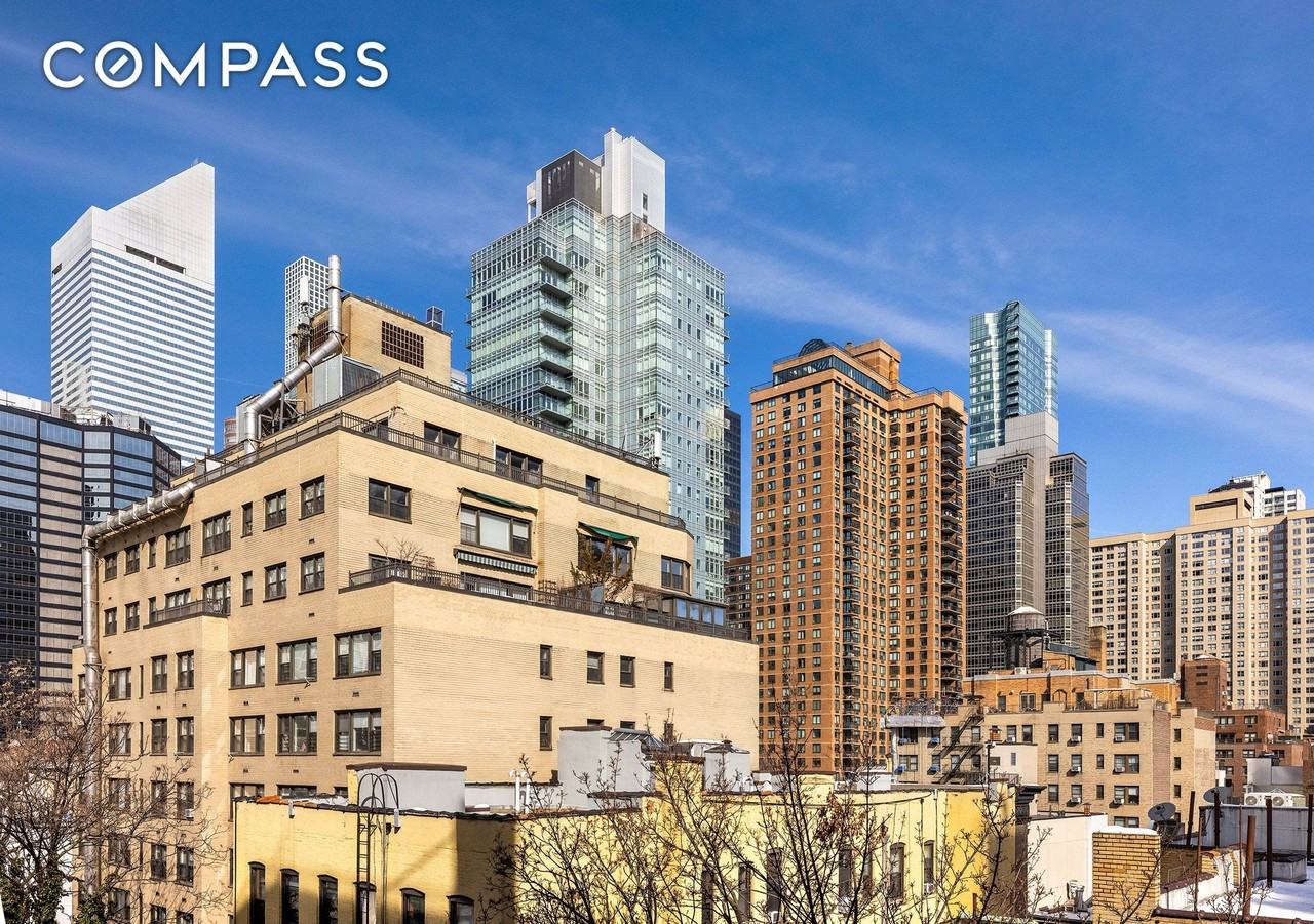 335 E 51st St #8F - Photo 5 of 7