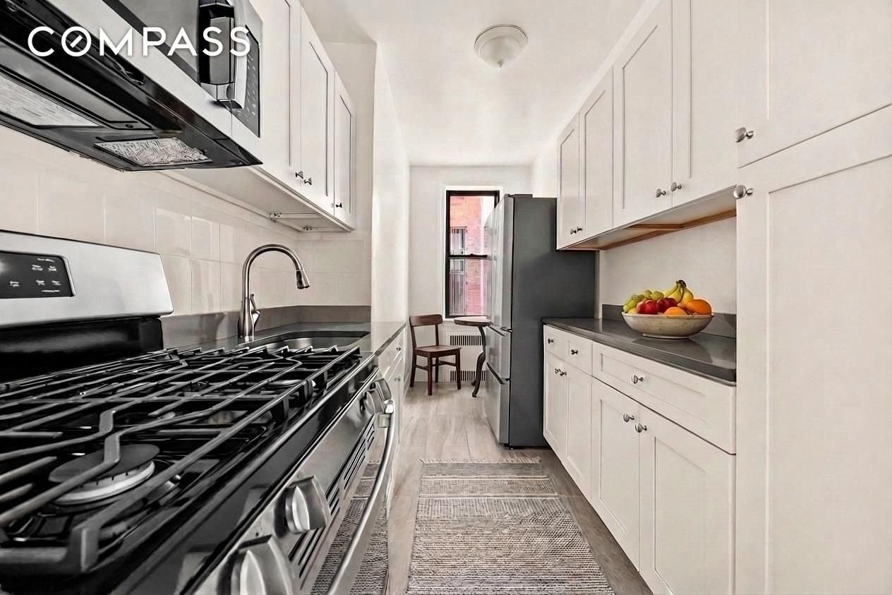 960 Sterling Pl #1B - Photo 3 of 6