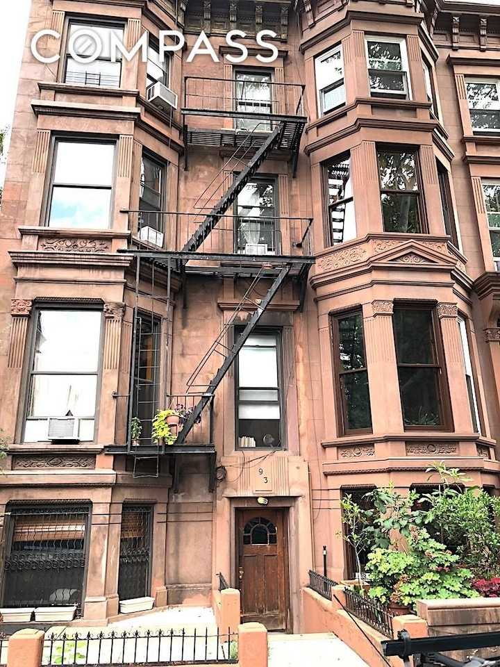 93 Saint Johns Pl #5 - Photo 5 of 6