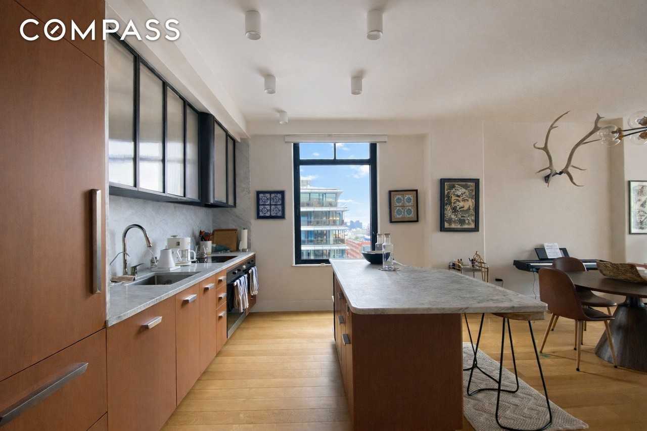 110 Charlton St #14A - Photo 2 of 10