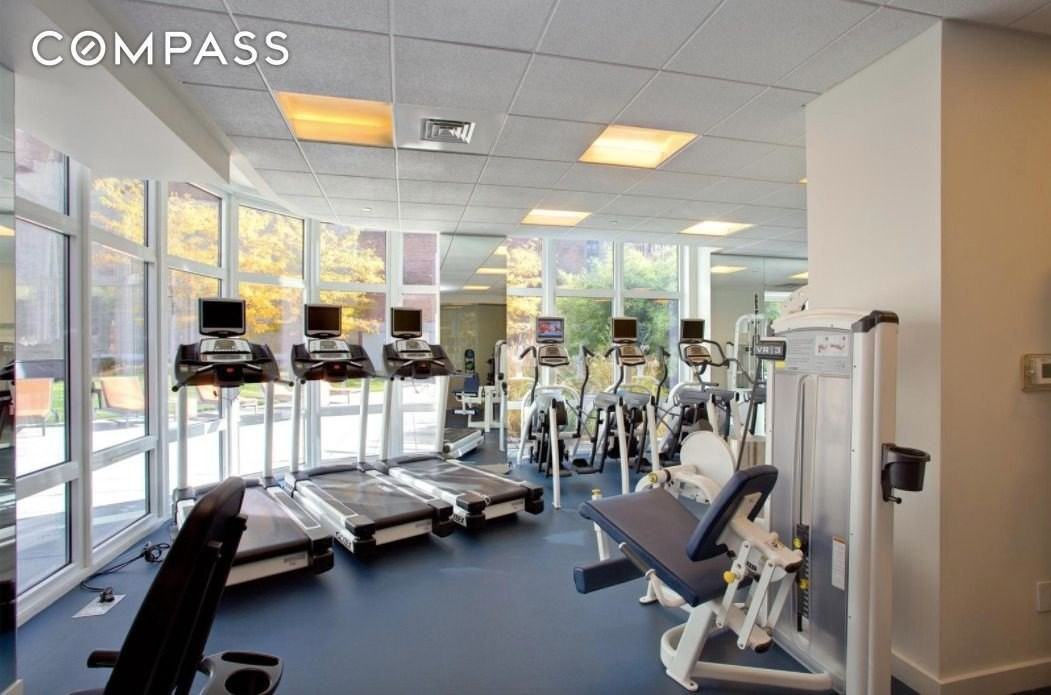 555 W 59th St #6H - Photo 7 of 8