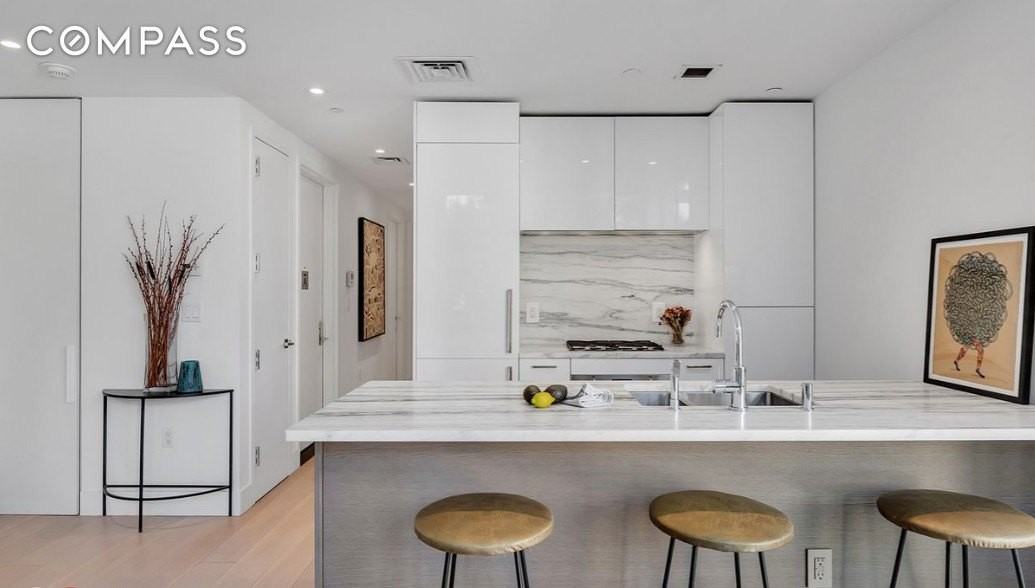 338 Berry St #201 - Photo 5 of 14