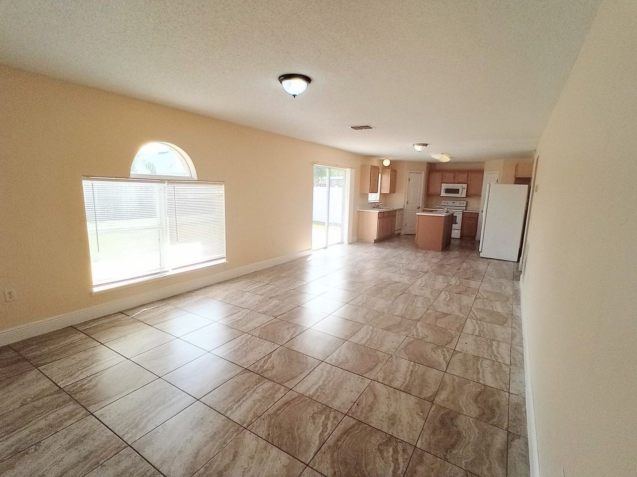 10262 Laxton St - Photo 4 of 18