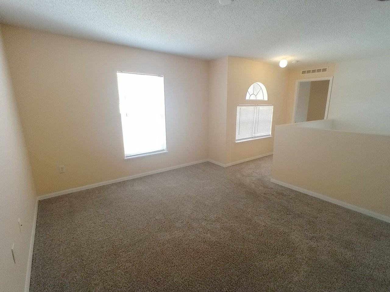 10262 Laxton St - Photo 6 of 18