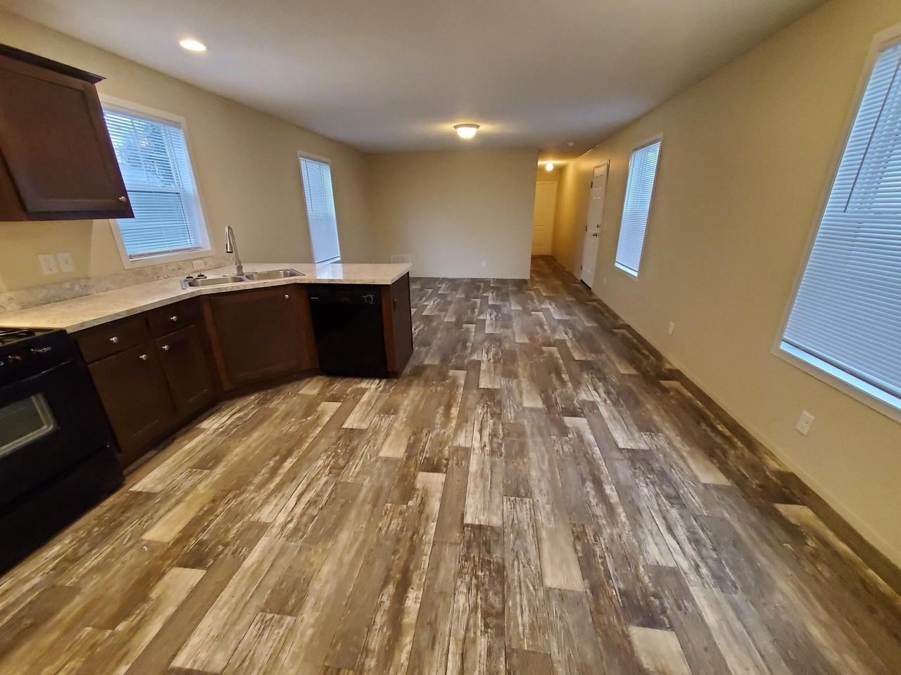 9 Hummingbird Dr #9 - Photo 5 of 11