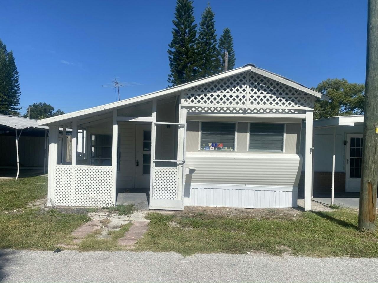 4 Circle Dr #4 - Photo 2 of 8