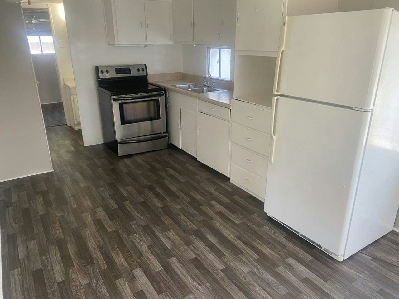 4 Circle Dr #4 - Photo 4 of 8