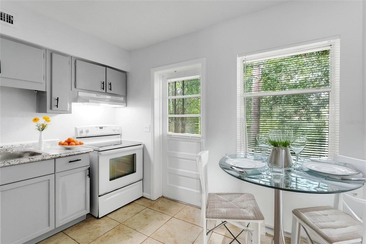 318 E Dakin Ave #8 - Photo 3 of 8