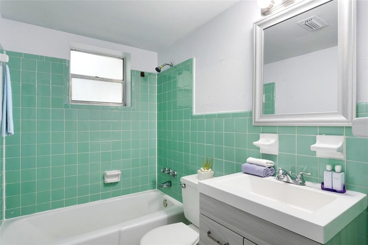 318 E Dakin Ave #8 - Photo 7 of 8