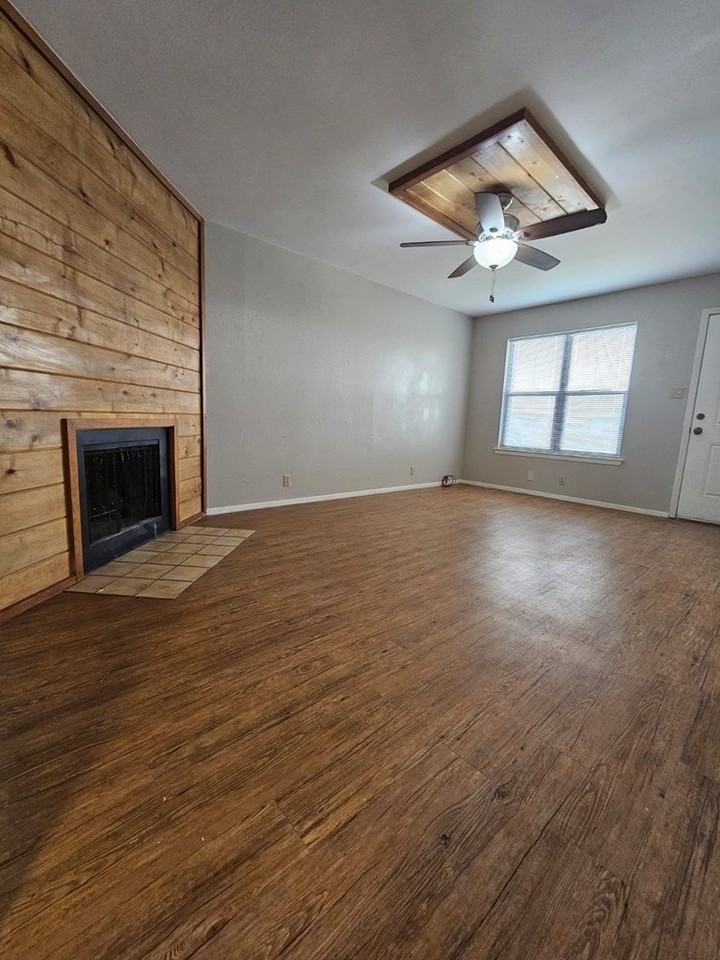 402 B SE 6th St unit: B - Photo 3 of 17