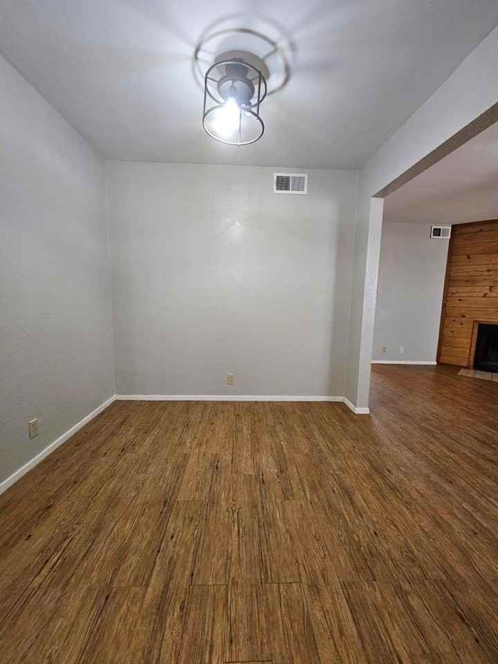 402 B SE 6th St unit: B - Photo 5 of 17