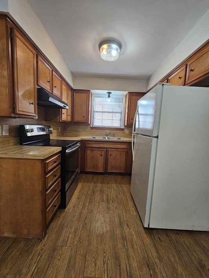 402 B SE 6th St unit: B - Photo 7 of 17