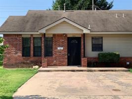 featured image of 826 Russell Cir #826