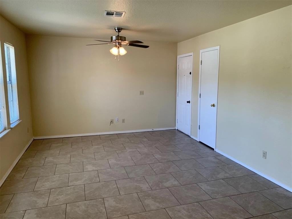 826 Russell Cir Unit 826 - Photo 3 of 18