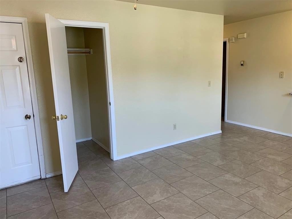 826 Russell Cir Unit 826 - Photo 4 of 18