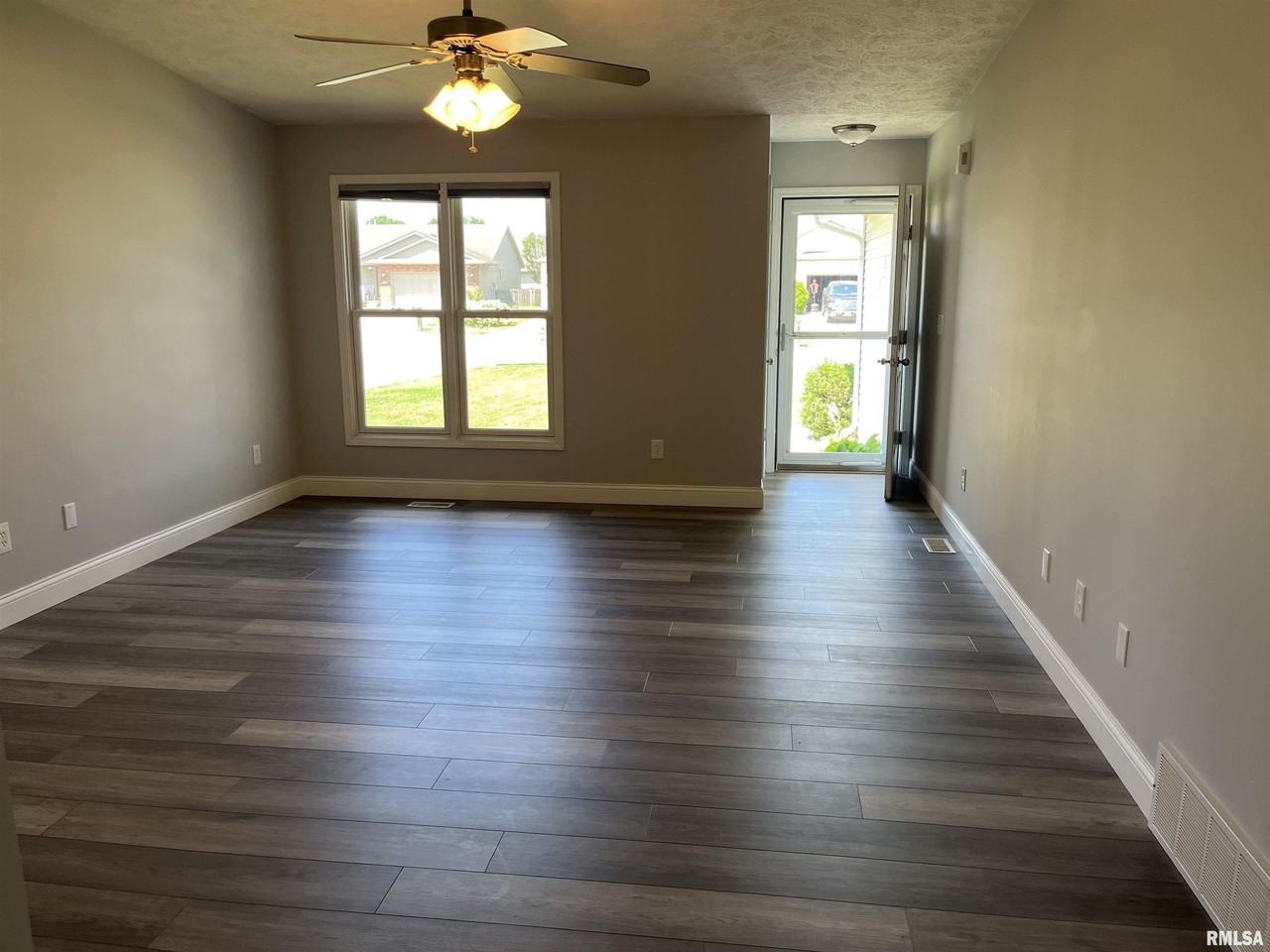 1704 Tern Pl - Photo 4 of 27