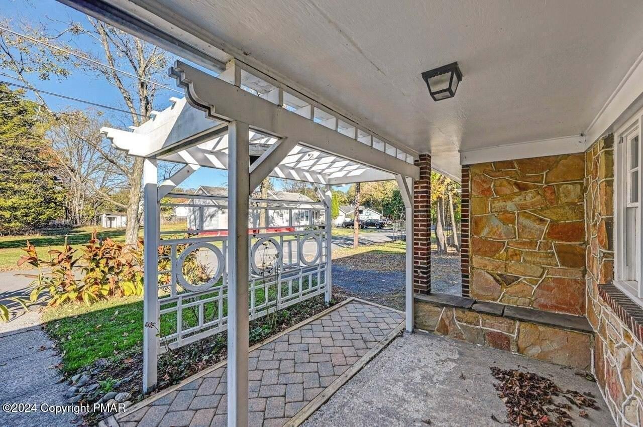 819 Fairview Ave - Photo 4 of 36