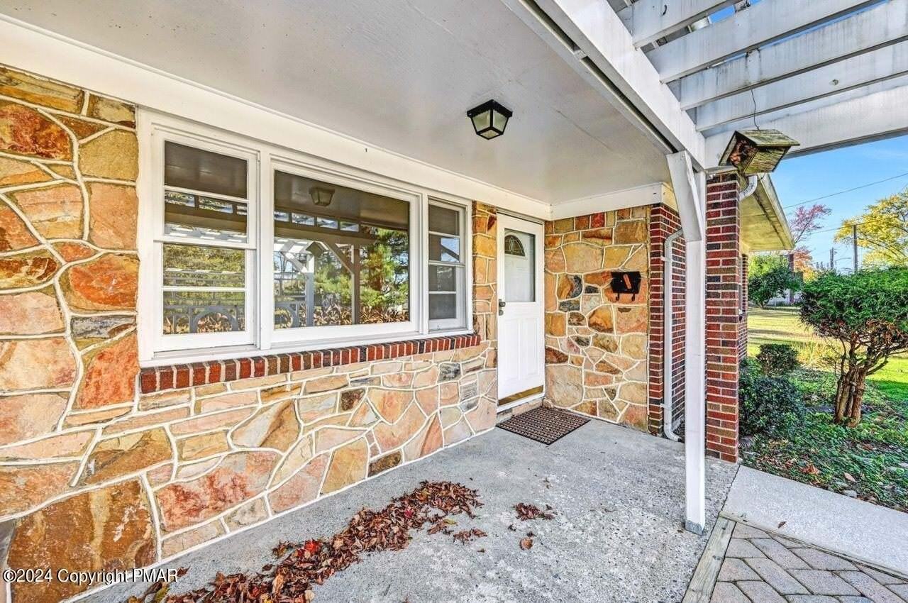 819 Fairview Ave - Photo 5 of 36