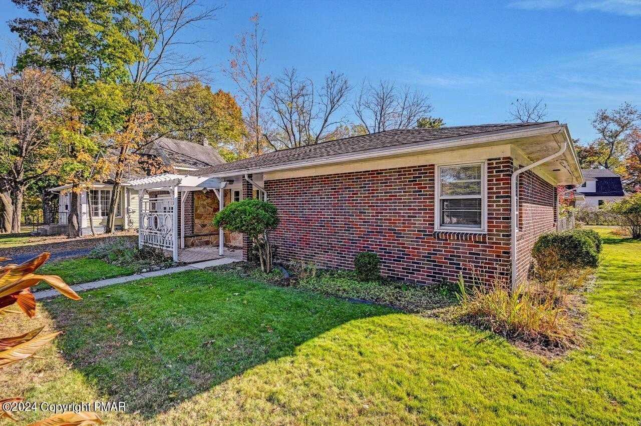 819 Fairview Ave - Photo 6 of 36