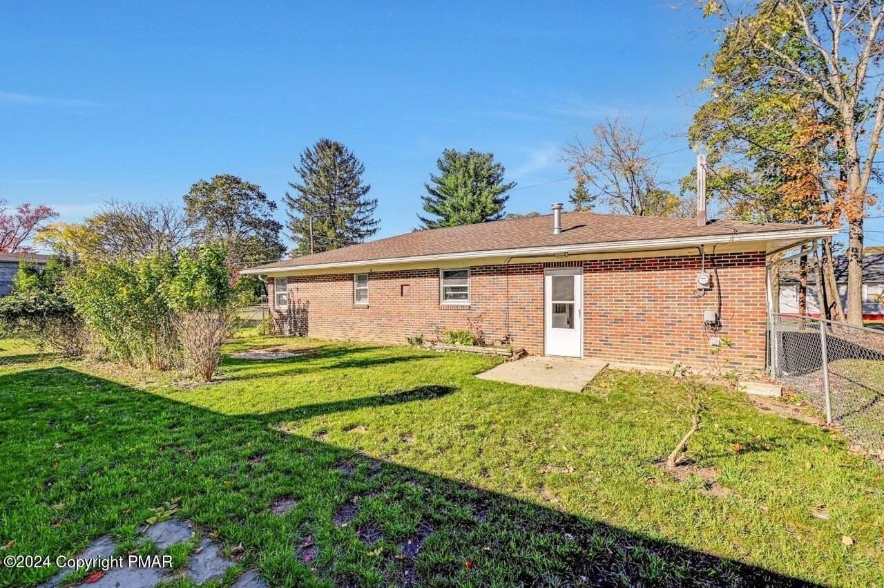 819 Fairview Ave - Photo 7 of 36