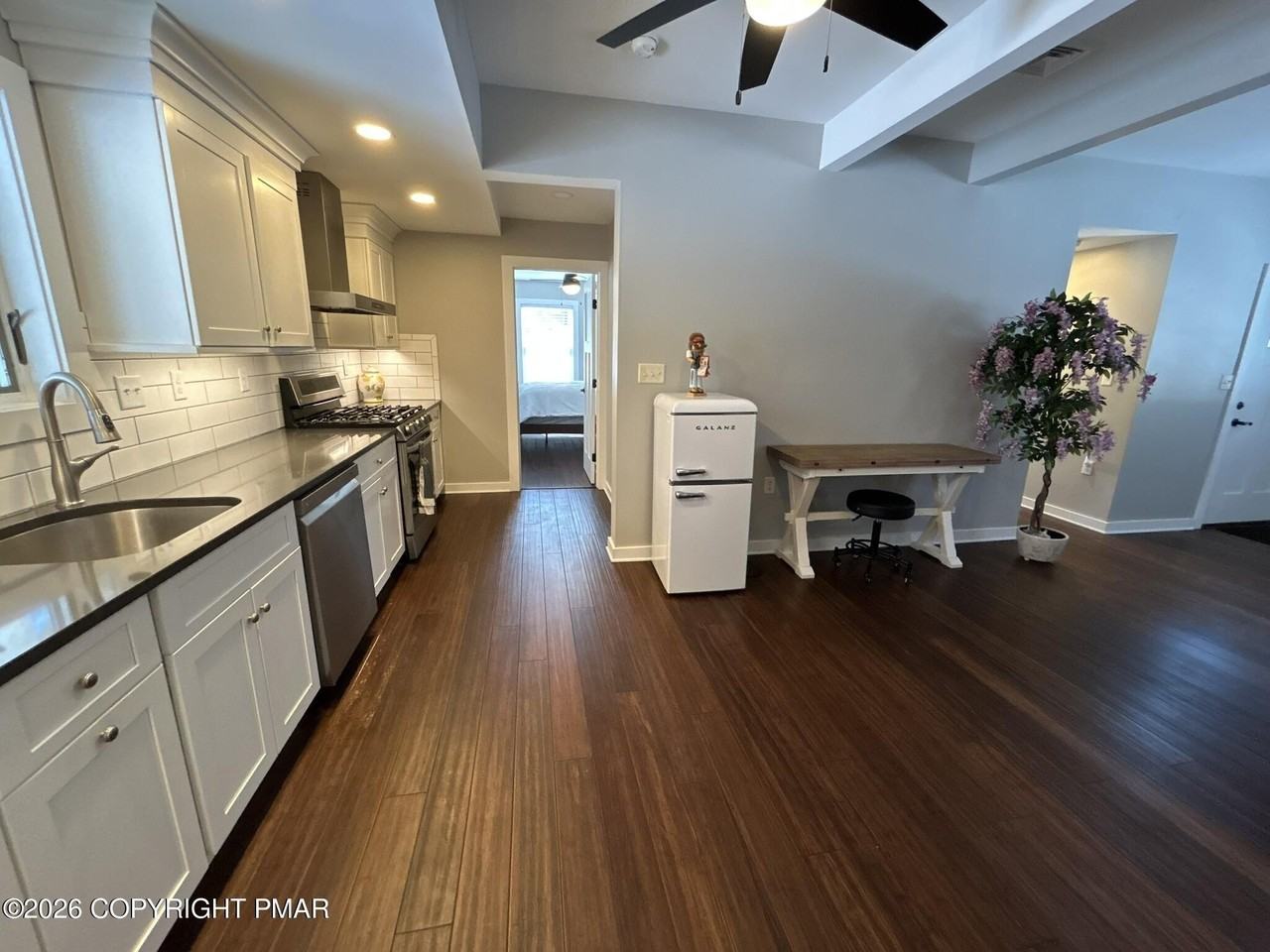 2 Rock Ridge Rd - Photo 4 of 19