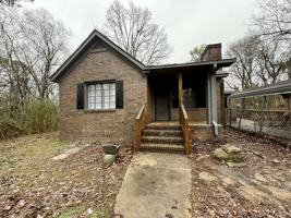 featured image of 628 Heflin Ave E #1