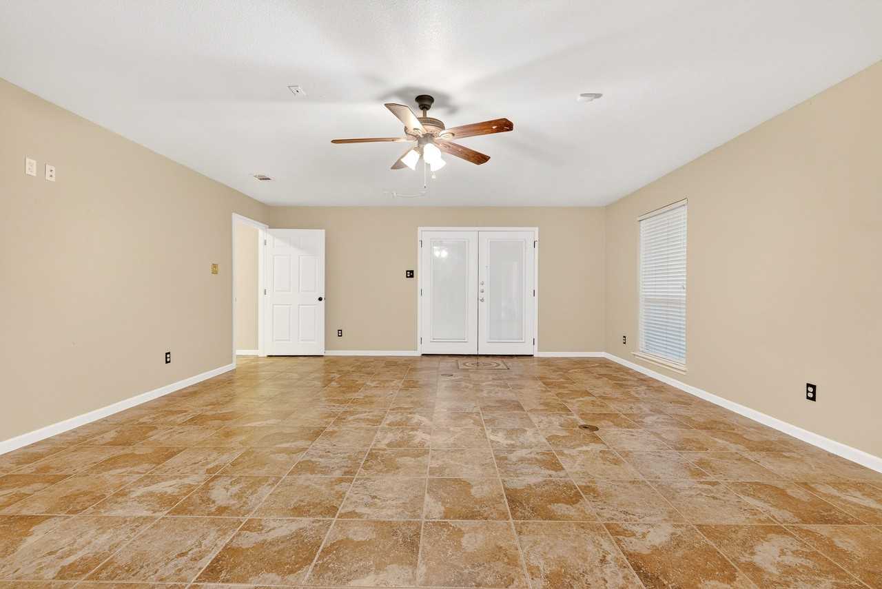 1108 Houston St #1 - Photo 4 of 13