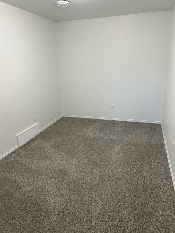 11358 53 St Nw #11358BS - Photo 2 of 11