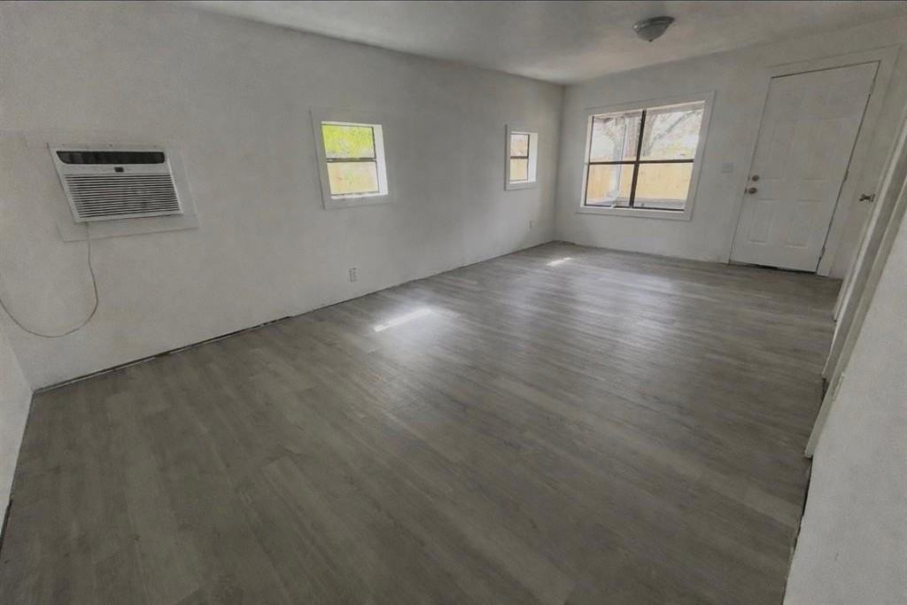 516 S 11th St #REAR - Photo 2 of 5