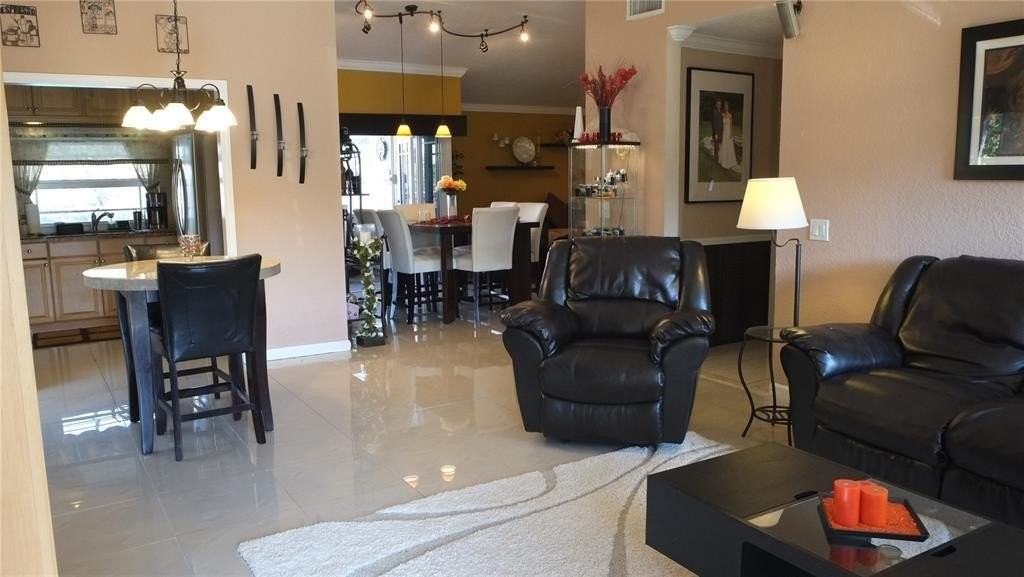 531 Sw 167th Ter - Photo 5 of 9