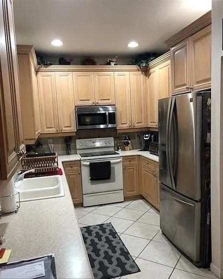 584 Conservation Dr - Photo 5 of 16