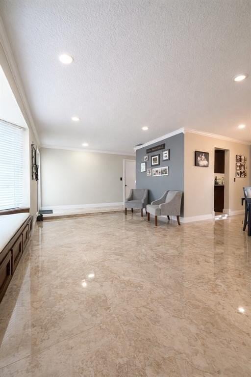 6527 Nw 2nd St - Photo 4 of 33