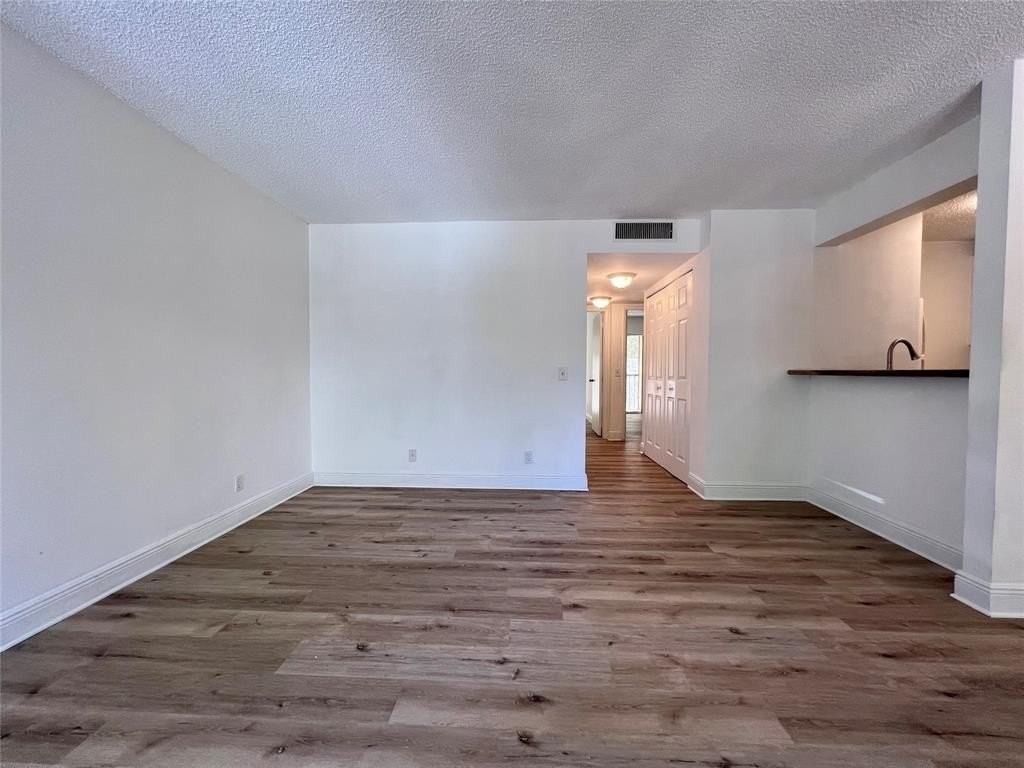 1013 Meadows Cir #1013 - Photo 5 of 19