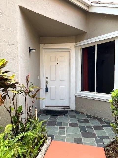 10110 Nw 5th St - Photo 4 of 35