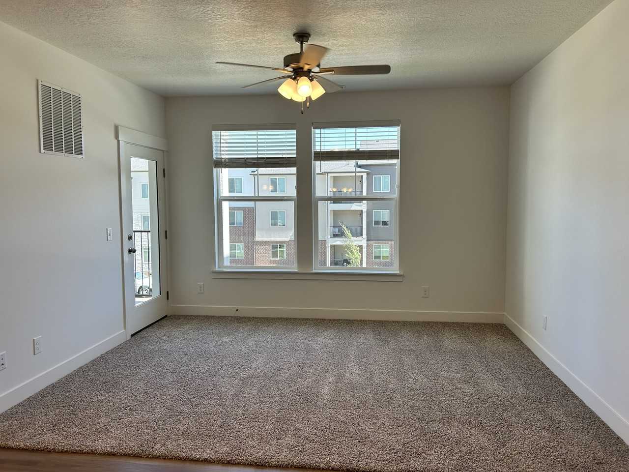 13713 S Hanley Ln - Photo 3 of 16