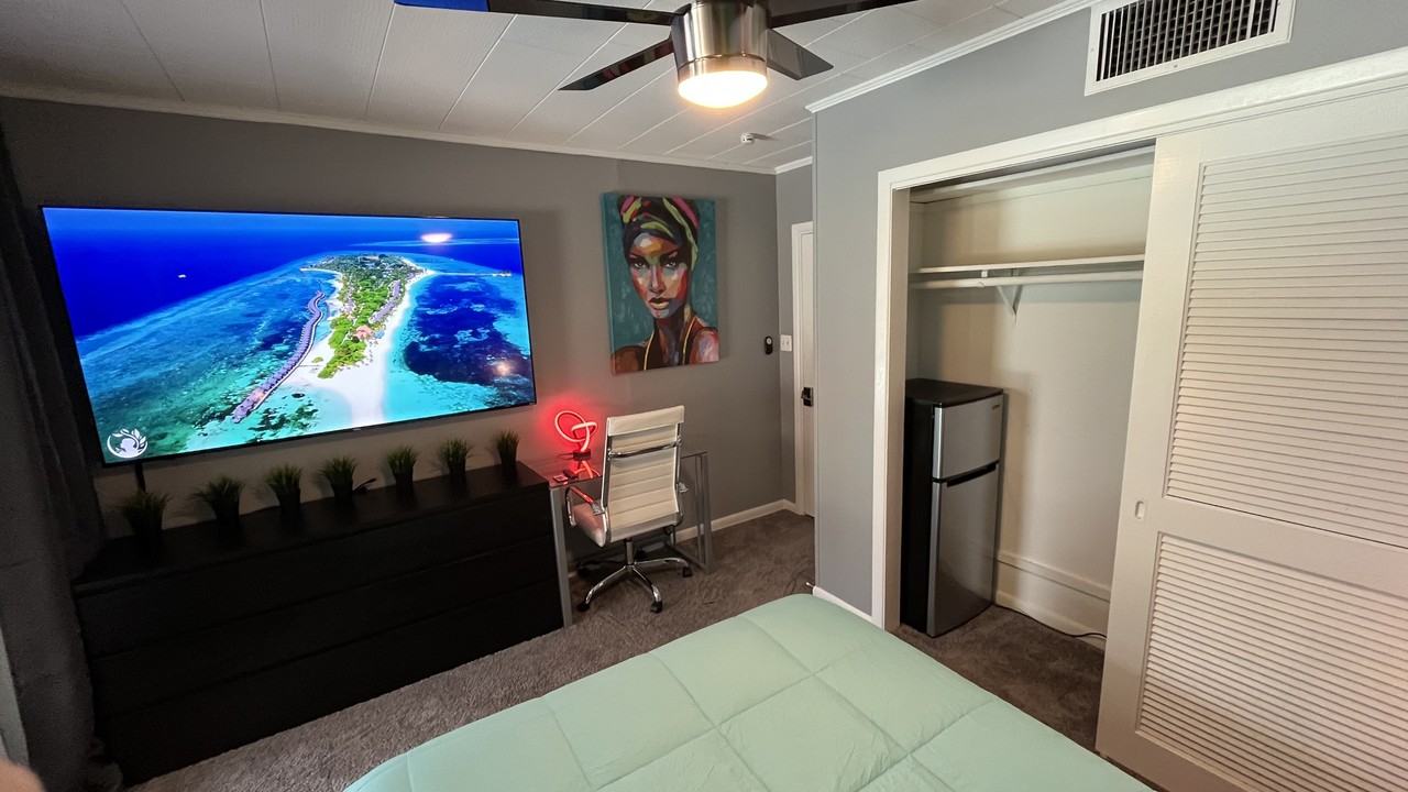 1511 S John Young Pkwy #3 - Photo 2 of 16