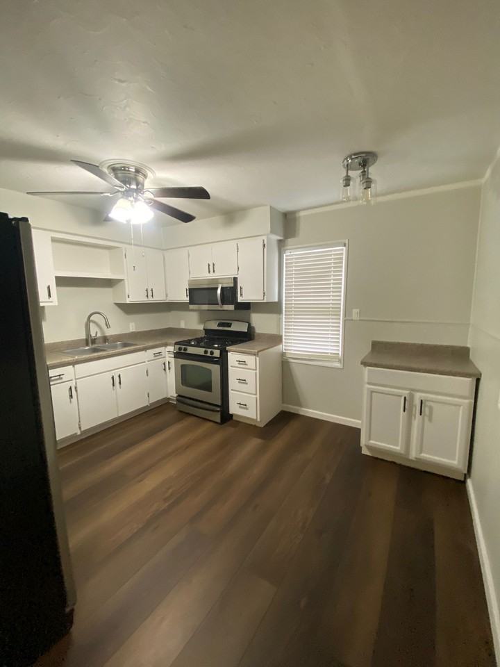 4207 Wood Ave #1 - Photo 5 of 22