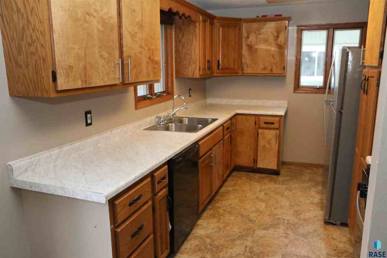 925 S Harrington Ave - Photo 3 of 17