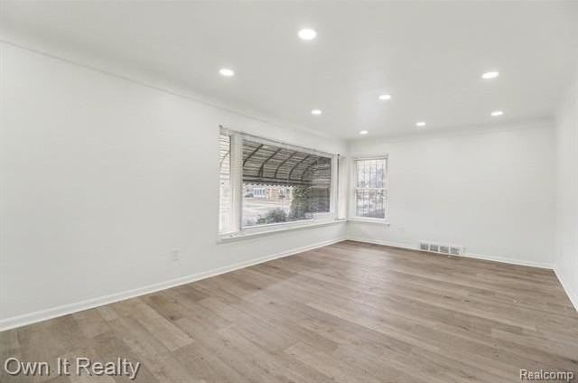 19909 Murray Hill St - Photo 3 of 15