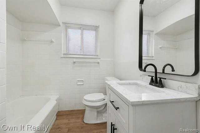 19909 Murray Hill St - Photo 7 of 15