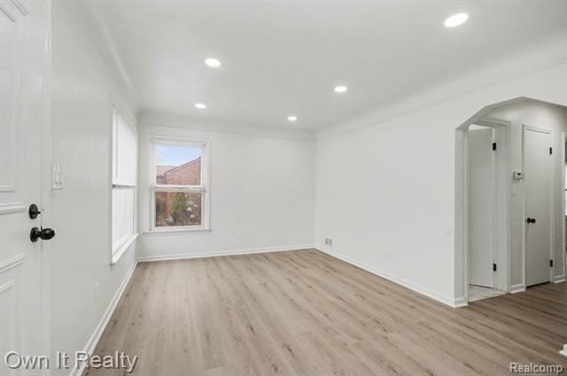 20917 Outer Dr - Photo 3 of 15