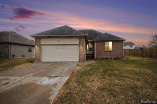 21864 Laurel St - Photo 1 of 1