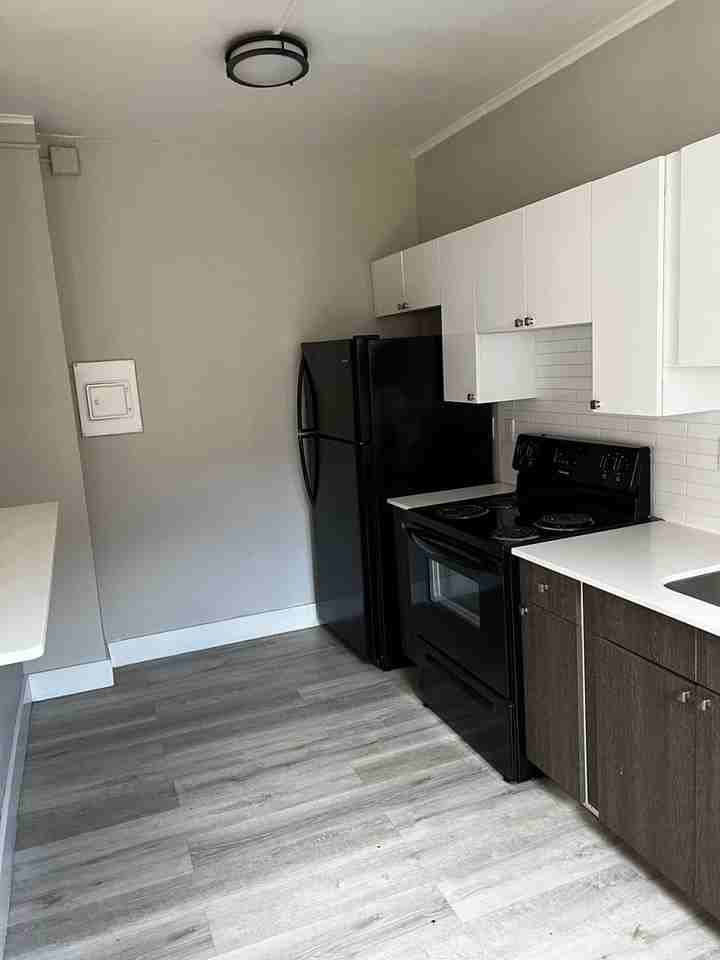 16 Evergreen Avenue - Photo 3 of 7