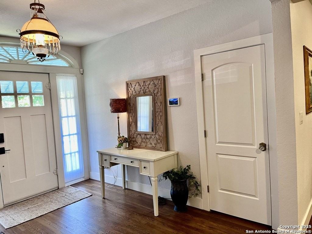 612 E Mulberry Ave - Photo 5 of 27